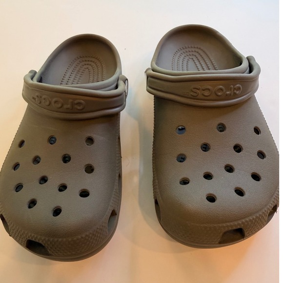 CROCS Other - Crocs Classic Clog Mens 4 Womens 6 Gray Khaki Slip On Shoes 10001